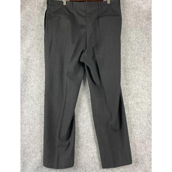 Kuppenheimer Wool 2 Piece Suit Dark Gray Striped Blazer 44L Pant 38x32 Pleated - Picture 16 of 16
